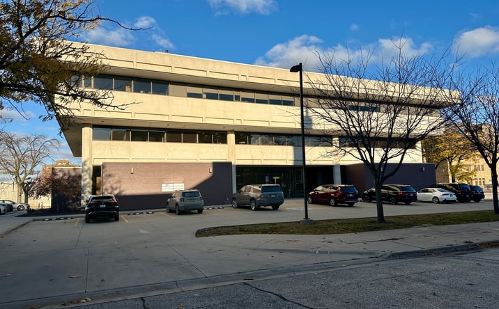 Pictures of Retail, Office property located at 425 Cedar St, Waterloo, IA 50701 for sales - image #1