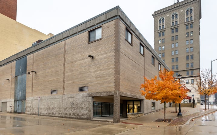 Pictures of Business for Sale property located at 890 Main St, Dubuque, IA 52001 for sales - image #1