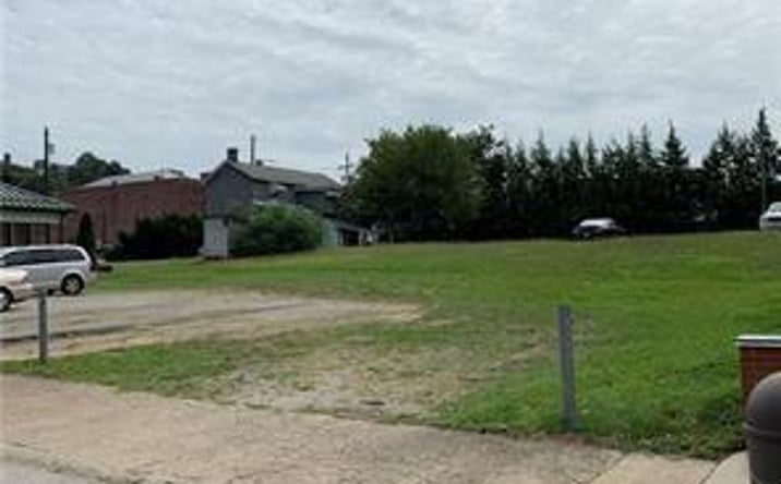 Pictures of Land property located at 125 W Peach St, Connellsville, PA 15425 for sales - image #1