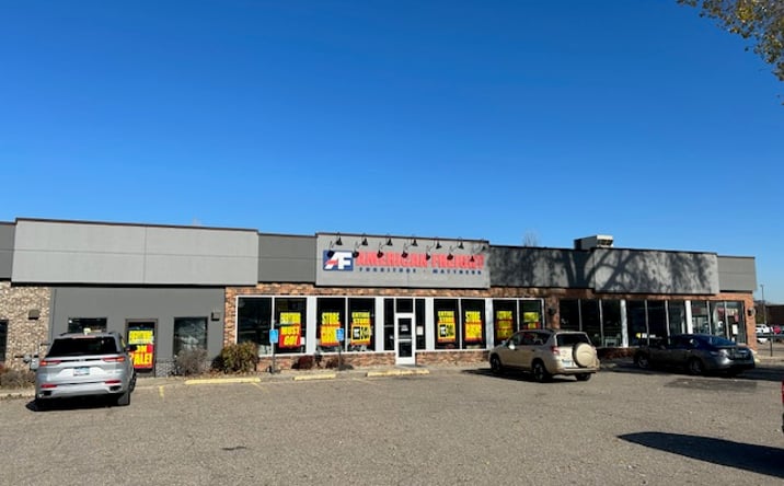 Pictures of Industrial, Retail property located at 3200 Hwy 13 W, Burnsville, MN 55337 for sales - image #1