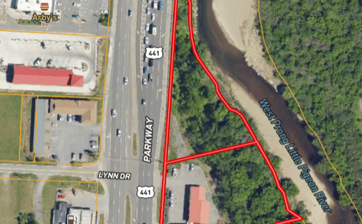 Pictures of Retail, Office, Land property located at 1403 Parkway, Sevierville, TN 37862 for sales - image #1