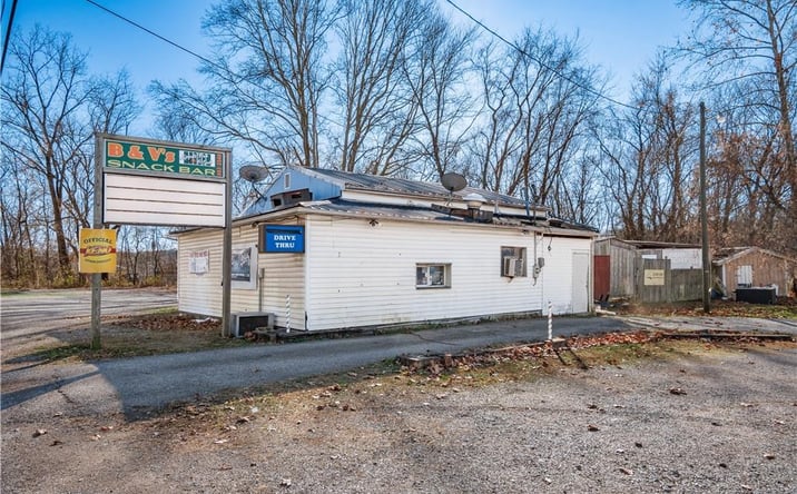 Pictures of Retail property located at 612 S State St, Crooksville, OH 43731 for sales - image #1