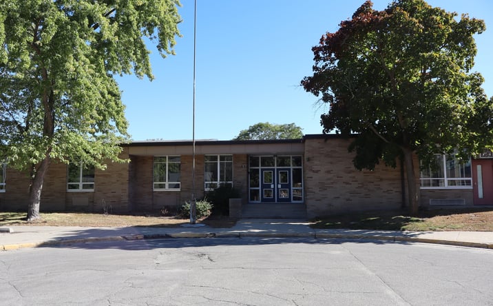 Pictures of Office property located at 201 Woodside Ln, Bay City, MI 48708 for sales - image #1