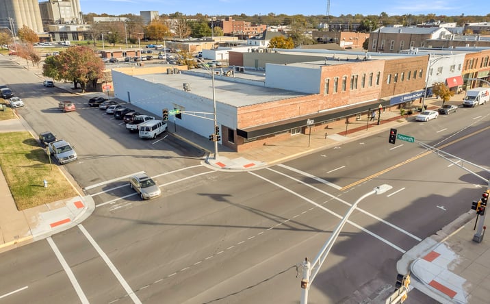 Pictures of Mixed Use, Office property located at 724 N Main St, Newton, KS 67114 for sales - image #1