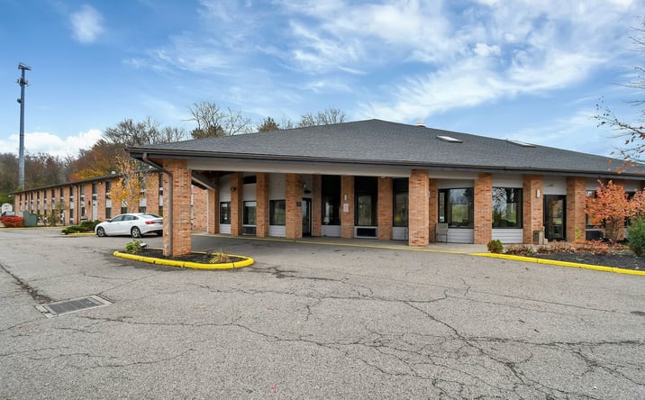 Pictures of Hospitality property located at 230 Scenic Crest Dr, Zanesville, OH 43701 for sales - image #1