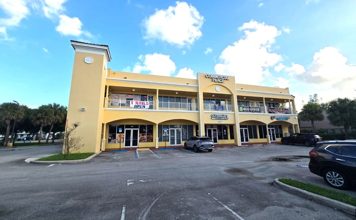 Pictures of Office, Retail property located at 3007 W Commercial Blvd, Fort Lauderdale, FL 33309 for sales - image #1