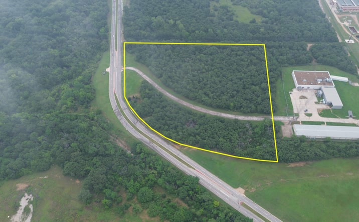 Pictures of Land property located at 2101 Shady Oaks Dr, Denton, TX 76205 for sales - image #1