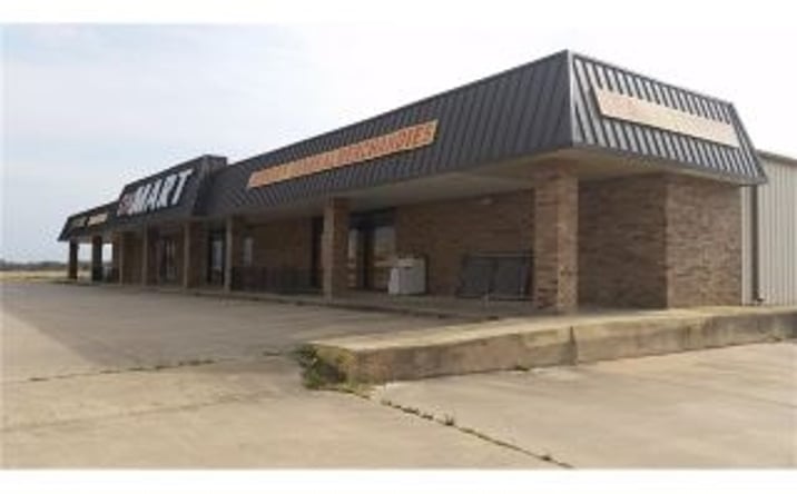 Pictures of Retail property located at 804 Shannon Rd E, Sulphur Springs, TX 75482 for sales - image #1
