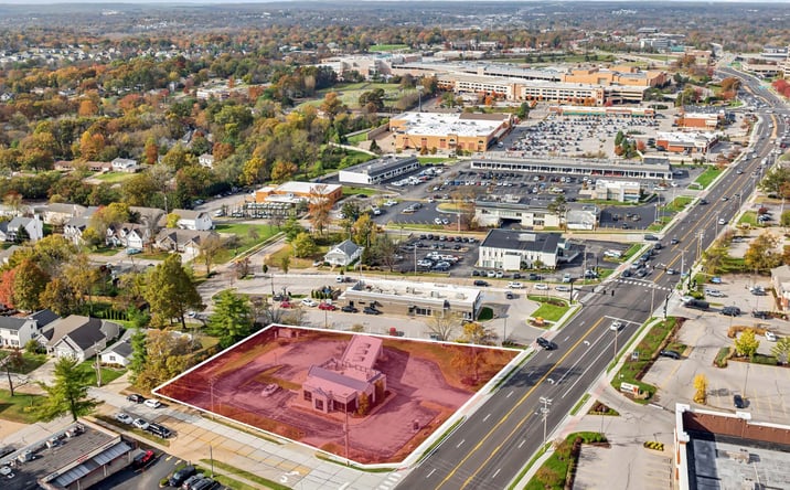 Pictures of Retail property located at 12100 Manchester Rd, Des Peres, MO, USA, Des Peres, MO 63131 for sales - image #1