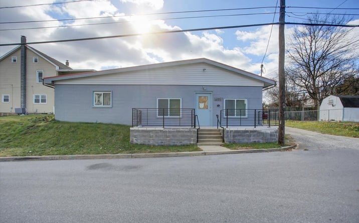 Pictures of Hospitality, Office, Retail, Special Purpose property located at 401 Center St, Hagerstown, MD 21740 for sales - image #1