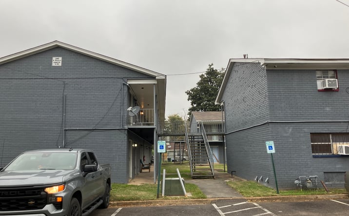 Pictures of Multifamily property located at 1077 Merriwether Ave, Memphis, TN 38105, 1095 Merriwether Ave, Memphis, TN 38105 for sales - image #1