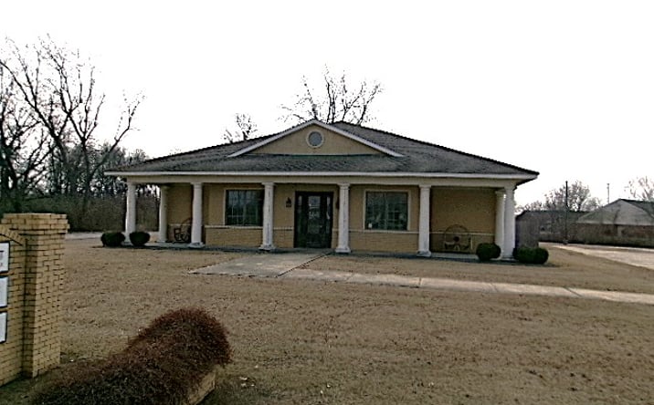 Pictures of Office property located at 1907 Lisa Dr, Greenville, MS 38703 for sales - image #1