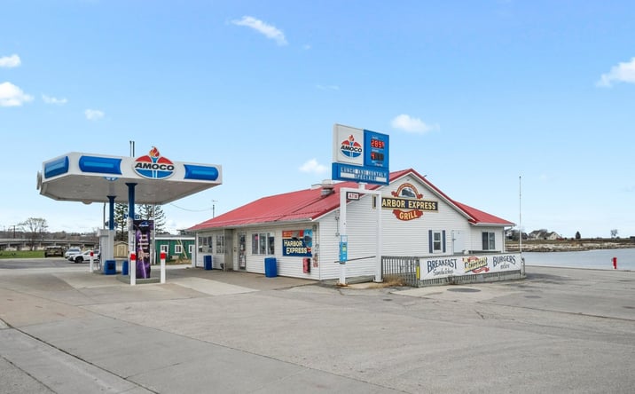 Pictures of Retail property located at 202 Milwaukee ST, Kewaunee, WI 54216 for sales - image #1