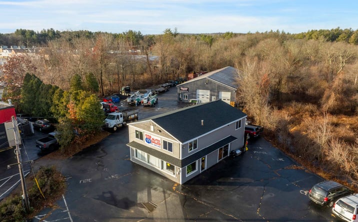 Pictures of Retail, Industrial property located at 46 Plaistow Rd, Plaistow, NH 03865 for sales - image #1