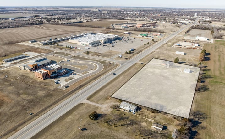 Pictures of Land property located at 672 E 10th Ave, Wellington, KS 67152 for sales - image #1