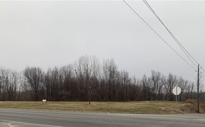 Pictures of Land property located at 3200 Pear Street, St Joseph, MO 64503 for sales - image #1