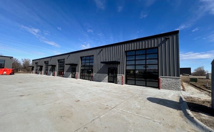 Pictures of Industrial, Office, Retail property located at 24406 US-275, Omaha, NE 68154 for sales - image #1
