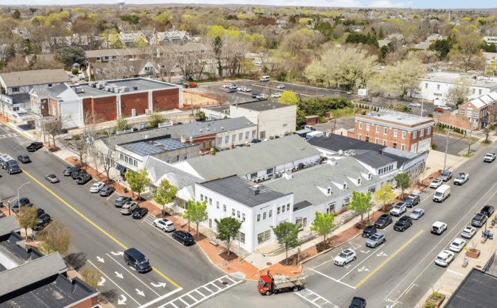 Pictures of Office, Retail property located at 1-15 Hill St, Southampton, NY 11968, 1-17 Windmill ln, Southampton, NY 11968 for sales - image #1