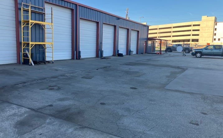 Pictures of Retail, Industrial, Land property located at 5225 E Cesar Chavez St, Austin, TX 78702 for sales - image #1