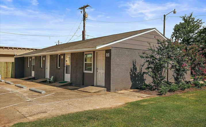 Pictures of Multifamily property located at 409-412 Pearl Drive, Pearl, MS 39208 for sales - image #1