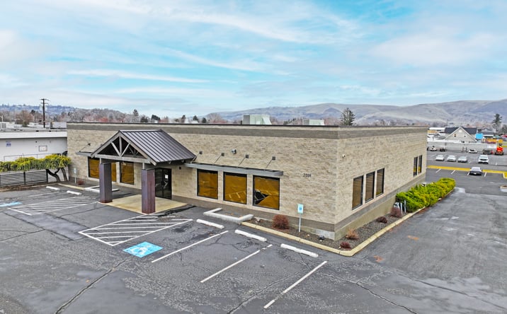 Pictures of Office, Retail property located at 2001 W Lincoln Ave, Yakima, WA 98902 for sales - image #1