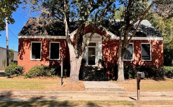Pictures of Office property located at 319 Washington Street, Barnwell, SC 29812 for sales - image #1
