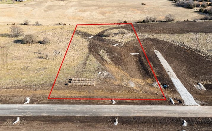 Pictures of Land property located at Lot 32 235th Street, Tonganoxie, KS 66086 for sales - image #1