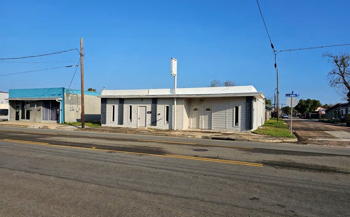 Pictures of Office property located at 220 East Texas Avenue, Baytown, TX 77520 for sales - image #1