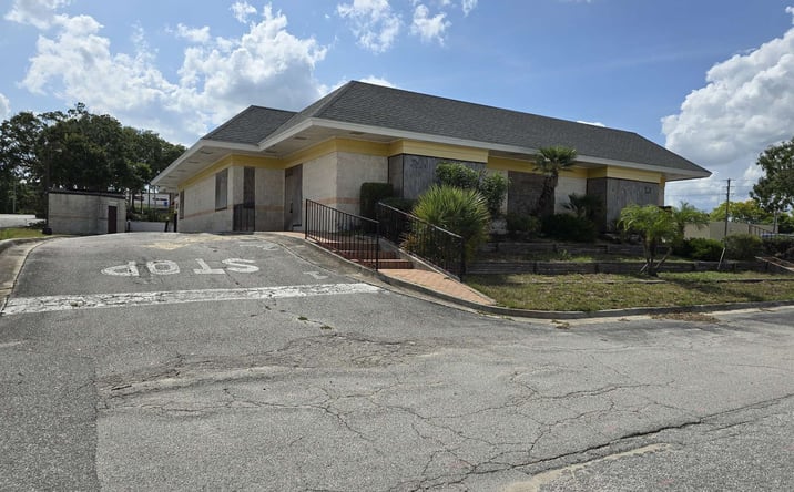 Pictures of Retail property located at 1110 State Road 60 E, Lake Wales, FL 33853 for sales - image #1