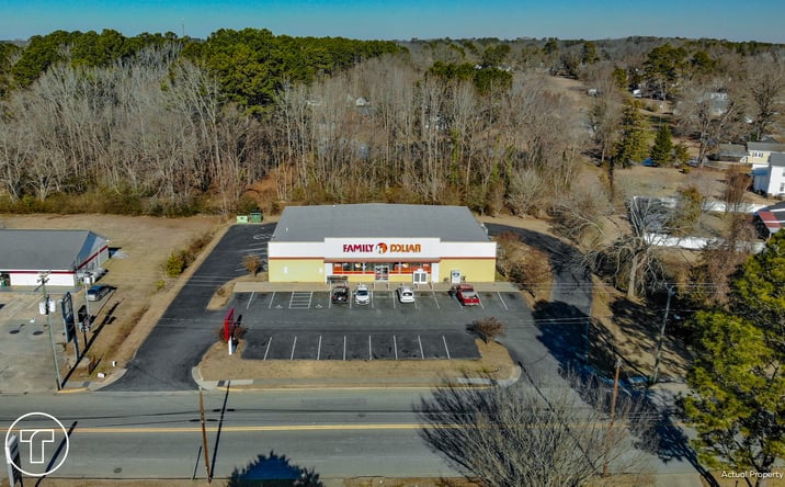 Pictures of Retail property located at 306 W Jefferson St, Jackson, NC 27845 for sales - image #1