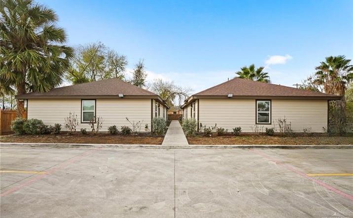 Pictures of Multifamily property located at 906 E Tom Landry Street, Mission, TX 78572 for sales - image #1