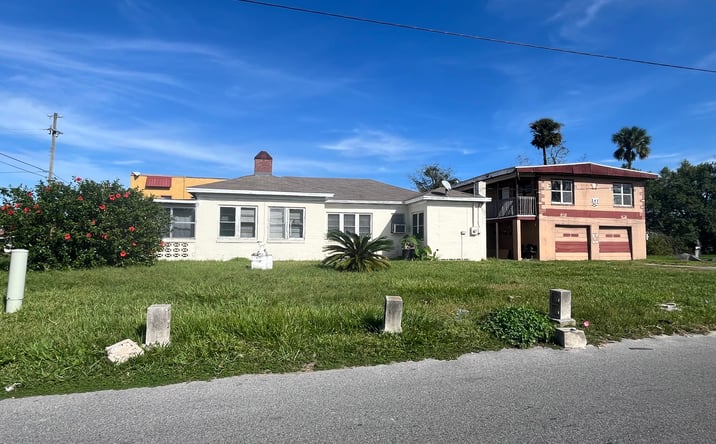 Pictures of Multifamily property located at 819 Dr Mary McLeod Bethune Blvd, Daytona Beach, FL 32114 for sales - image #1