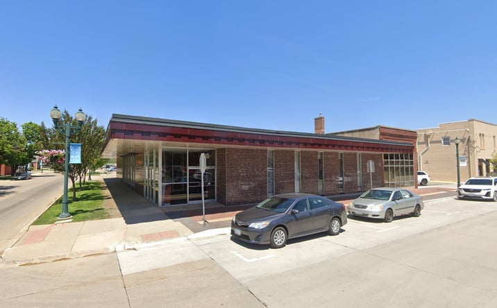 Pictures of Retail property located at 222 Washington St, Cedar Falls, IA 50613 for sales - image #1