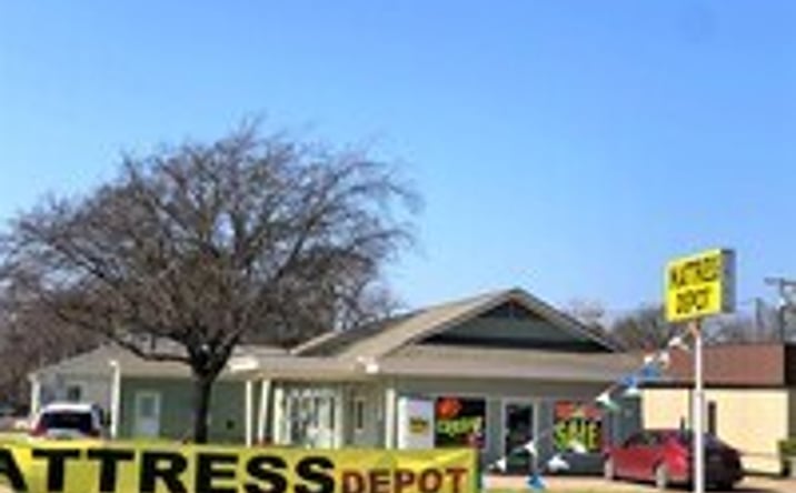 Pictures of Retail property located at 1031 N Grand Ave, Gainesville, TX 76240 for sales - image #1