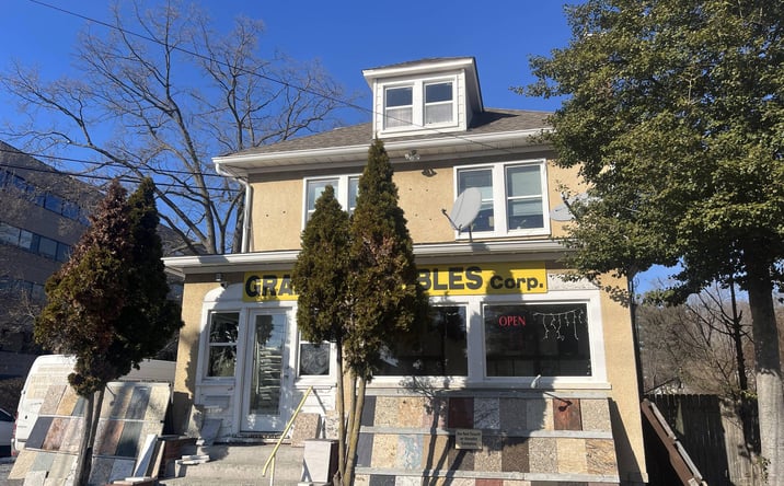 Pictures of Mixed Use, Office, Retail property located at 110 Defense Hwy, Annapolis, MD 21401 for sales - image #1