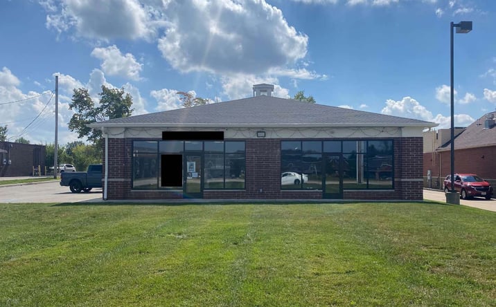 Pictures of Retail property located at 1055 W Royalton Rd, Broadview Heights, OH 44147 for sales - image #1