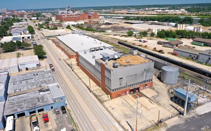 Pictures of Industrial property located at 2400 SW Washington St, Peoria, IL 61602 for sales - image #1