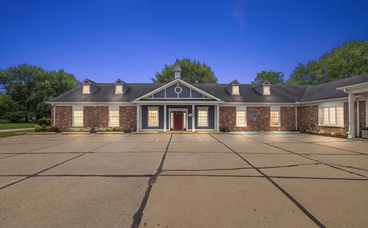Pictures of Office property located at 37244 S Groesbeck Hwy, Clinton twp, MI 48036 for sales - image #1