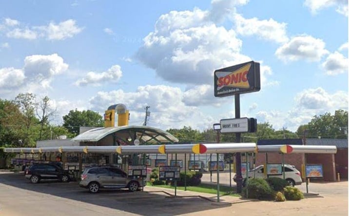 Pictures of Office property located at 140 W. 4th Avenue (Route 66), Bristow, OK 74010 for sales - image #1