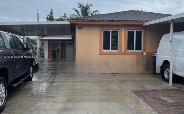 Pictures of Multifamily property located at 840 NW 80th St, Miami, FL 33150 for sales - image #1