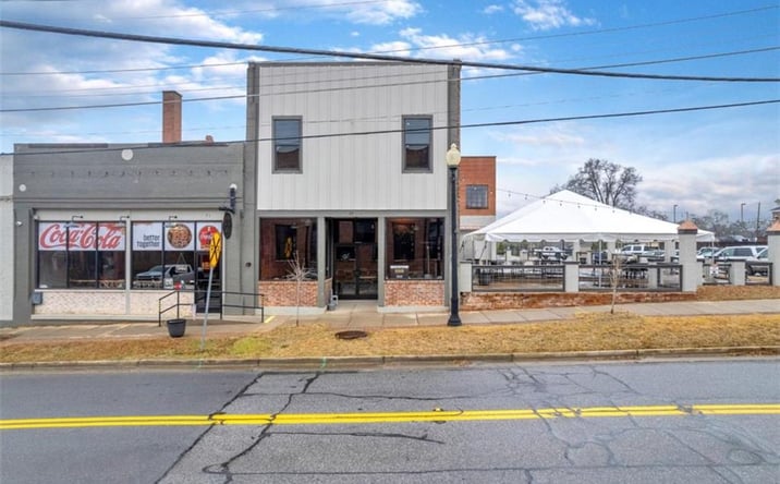Pictures of Business for Sale, Retail, Office property located at 77 State Street Unit 100, Commerce, GA 30529 for sales - image #1