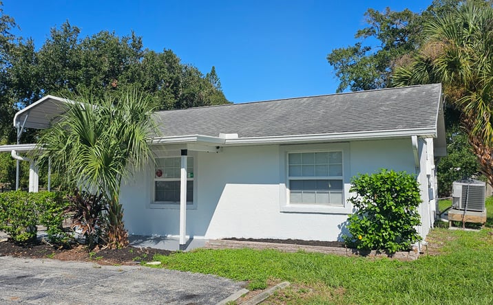 Pictures of Office property located at 4107 26th St W, Bradenton, FL 34205 for sales - image #1