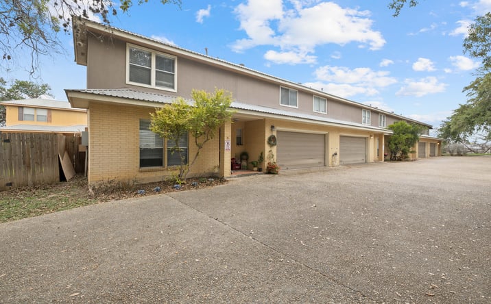 Pictures of Multifamily, Hospitality property located at 1627 Kuehler Ave, New Braunfels, TX 78130 for sales - image #1