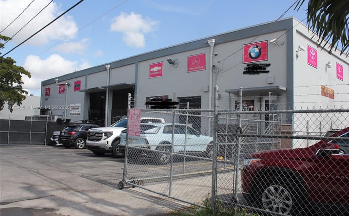 Pictures of Special Purpose property located at AUTO BODY SHOP, Doral, FL 33166 for sales - image #1