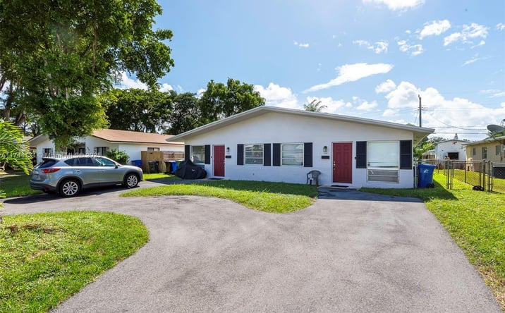 Pictures of Multifamily property located at 820-822 SW 12th Ct, Fort Lauderdale, FL 33315 for sales - image #1