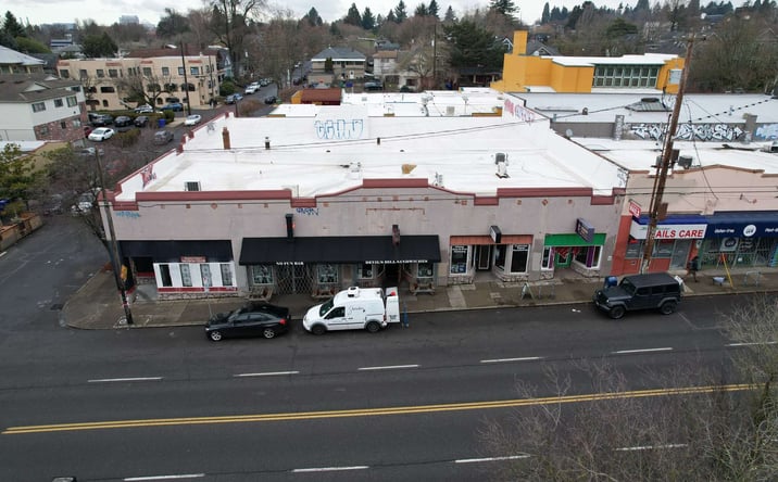 Pictures of Retail property located at 1701 SE Hawthorne Blvd, Portland, OR 97214 for sales - image #1