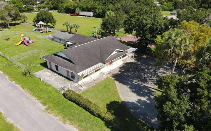 Pictures of Mixed Use, Special Purpose property located at 603 S 33rd St, Fort Pierce, FL 34947 for sales - image #1