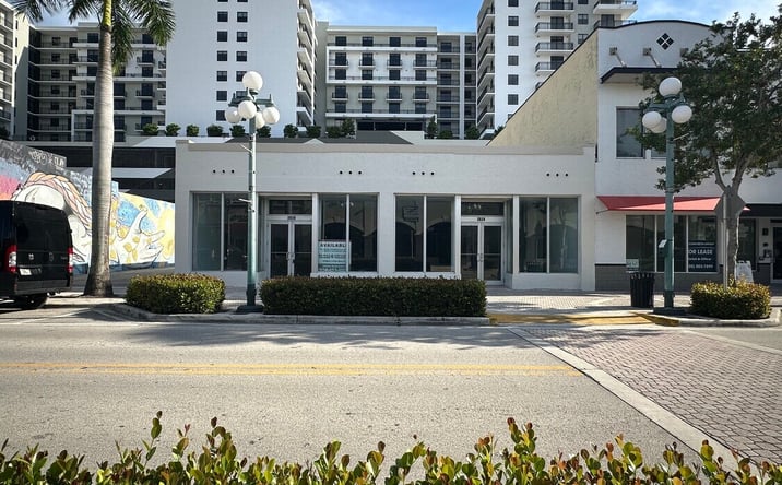 Pictures of Retail property located at 2020 Harrison St, Hollywood, FL 33020 for sales - image #1