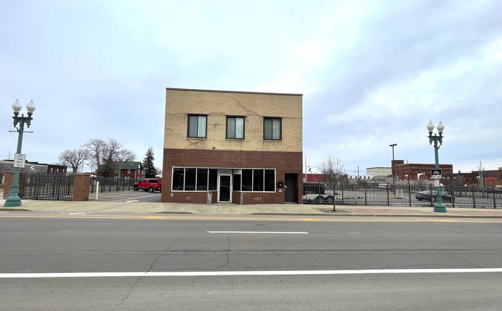 Pictures of Mixed Use, Office, Retail property located at 530 Walnut Ave NE, Canton, OH 44702 for sales - image #1