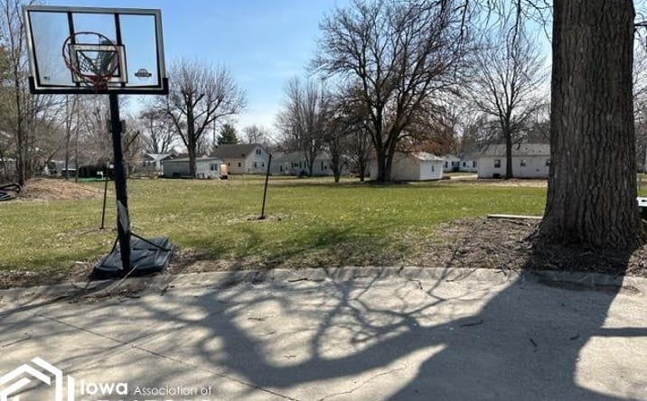 Pictures of Land property located at 705 S 8th St Circle, Fairfield, IA 52556 for sales - image #1